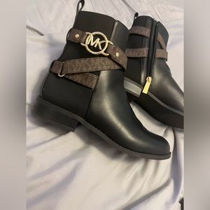 M K boots like new